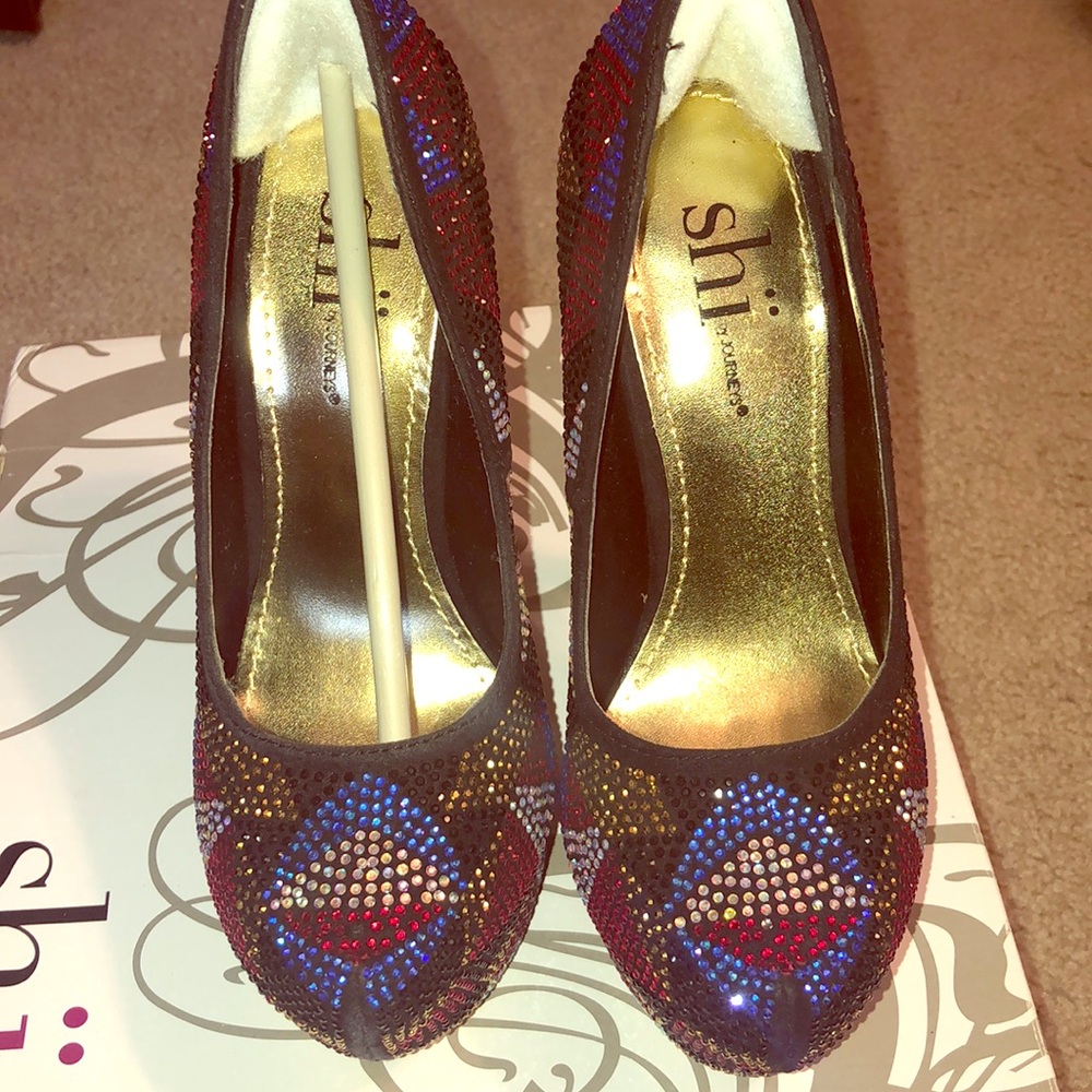 Shi by Journeys jeweled pumps
